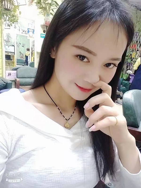 过年不打烊的小姐姐